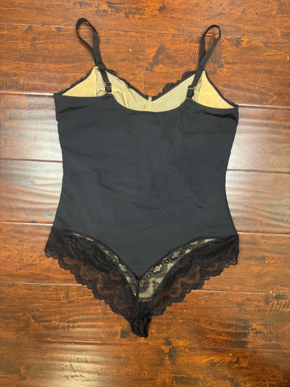 Pinsy Sculpting Lace Shapewear Bodysuit, 2X Long, Black, Light/Medium Tan Lining - Picture 6 of 10